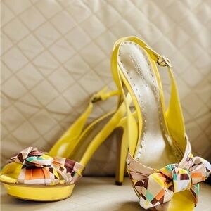 BCBG Girls platform slingback opened toes heels with buckle enclosure Size 38.5